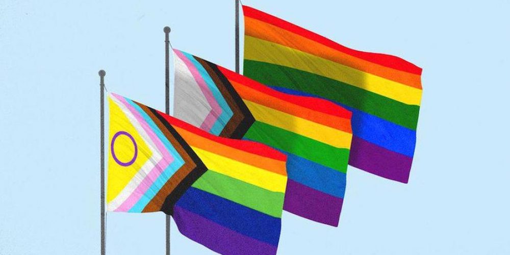 Grupos LGBTQ en EE.UU. consideran una nueva bandera más inclusiva con la comunidad transgénero y las personas de color