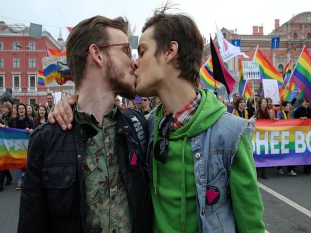 Una ley feroz, represión y prejuicios históricos: cómo es ser gay en la Rusia de Putin