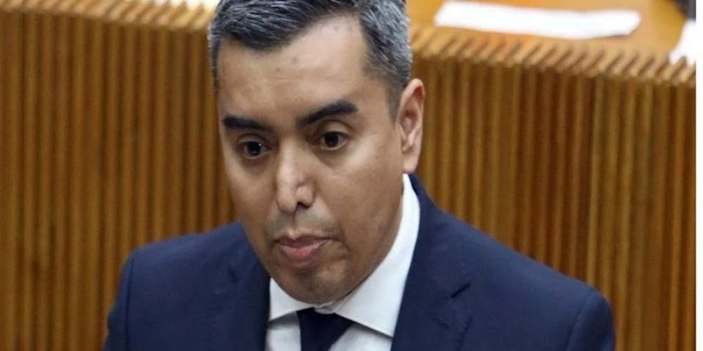 Revoca el TEE expulsión de Diputado por homofobia