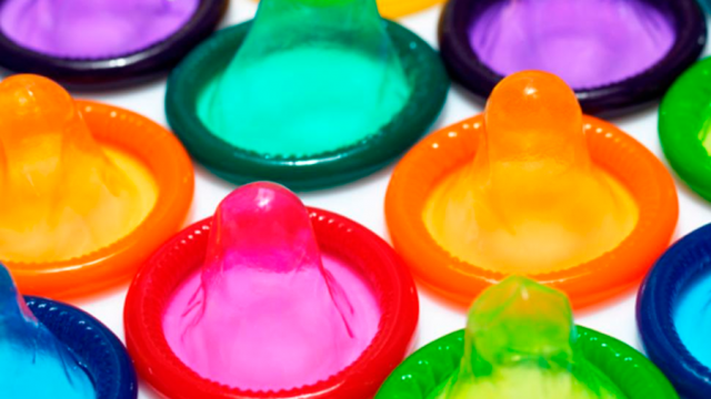 Condones semáforo, cambian de color cuando alguien tiene ETS