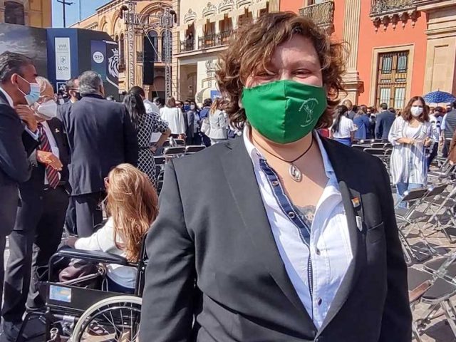 Promete Alejandra Gutiérrez construir el primer refugio LGBT en León