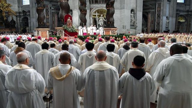 El excura gay que reventó la hipocresía del celibato: “Mejor renunciar que llevar una doble vida”