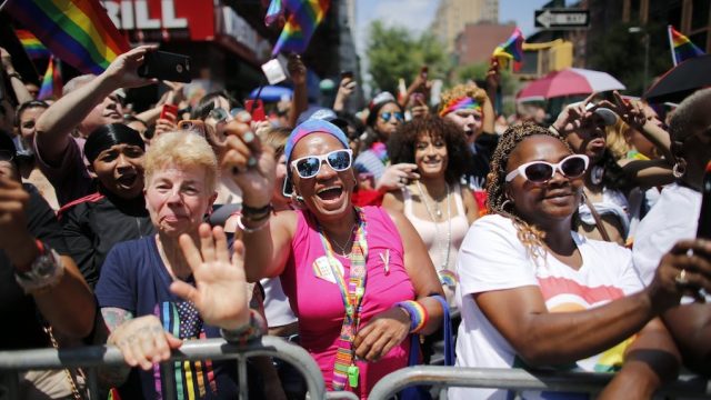 A 50 años de Stonewall, la polémica entre el activismo LGBT y el ‘pink washing’